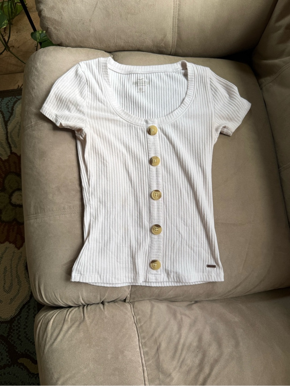 Hollister White Ribbed Button-Front Short Sleeve Tee